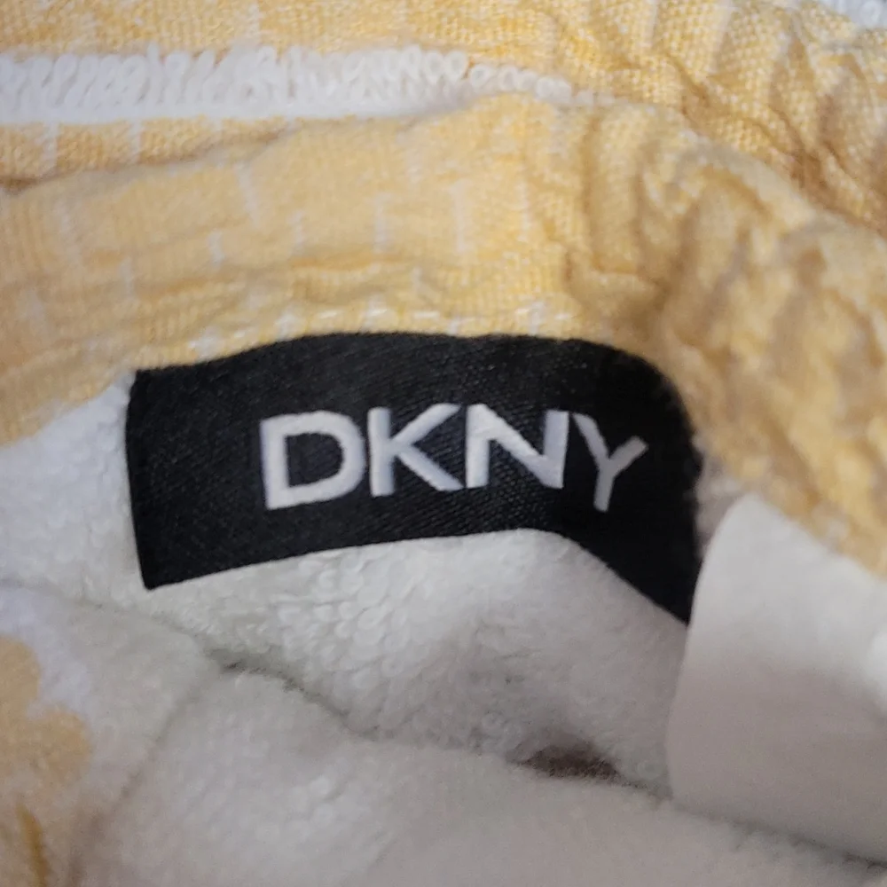 DKNY Hand Towels